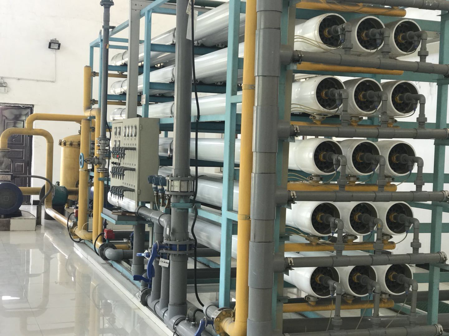 超純水設(shè)備系統(tǒng) 超純水設(shè)備系統(tǒng)